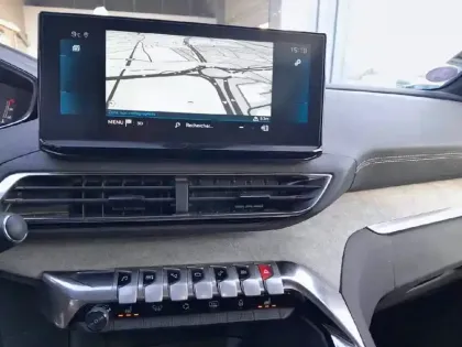 Photo 13 Peugeot 5008  Hybrid 136 e-DCS6