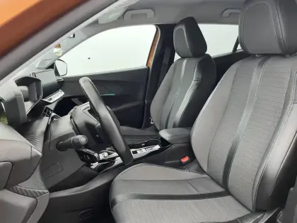 Photo 13 Peugeot 2008  Moteur électrique 136 ch