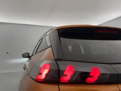 Photo 27 Peugeot 2008  Moteur électrique 136 ch