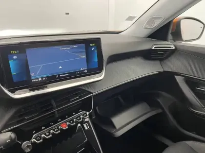 Photo 24 Peugeot 2008  Moteur électrique 136 ch