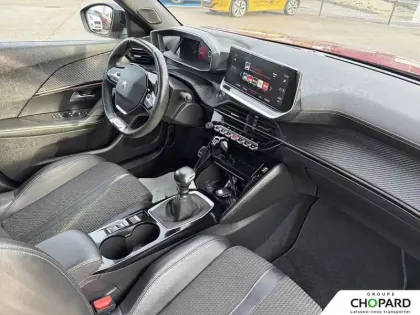 Photo 12 Peugeot 2008  PureTech 130 S&S BVM6