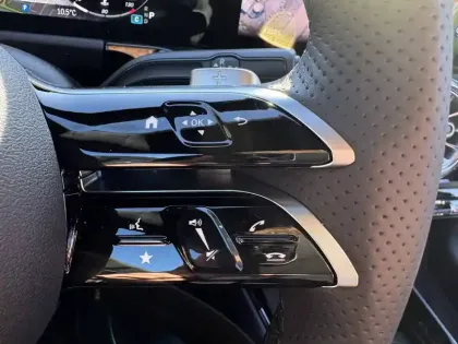 Photo 15 Mercedes GLA  180 d 8G-DCT