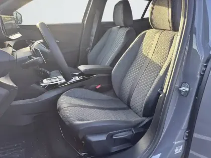 Photo 30 Peugeot 2008  Hybrid 145 e-DCS6