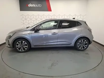 Photo 6 Renault Clio  E-Tech full hybrid 145 ch GSR2