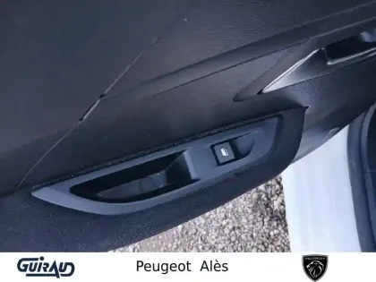 Photo 11 Peugeot 208  PureTech 100 S&S BVM6