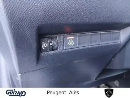 Photo 57 Peugeot 208  PureTech 100 S&S BVM6