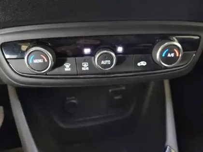 Photo 22 Opel Crossland X  1.2 Turbo 110 ch