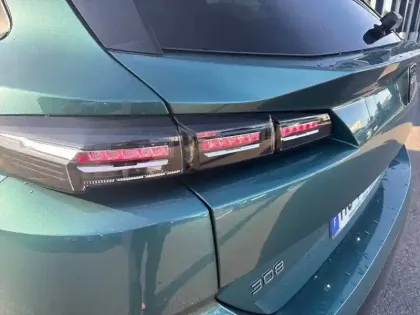 Photo 16 Peugeot 308  SW Hybrid 145 e-DCS6