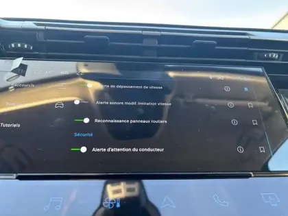 Photo 20 Peugeot 308  SW Hybrid 145 e-DCS6