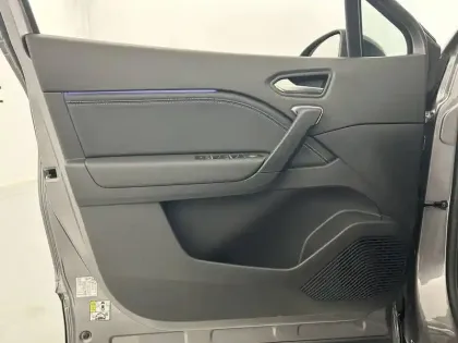 Photo 19 Renault Captur  E-Tech full hybrid 145