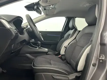 Photo 17 Renault Captur  E-Tech full hybrid 145