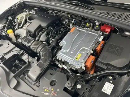 Photo 29 Renault Captur  E-Tech full hybrid 145