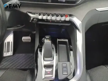 Photo 16 Peugeot 3008  Hybrid 225 e-EAT8