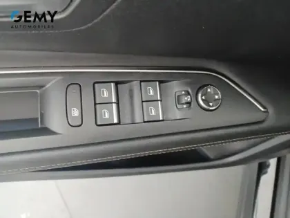 Photo 12 Peugeot 3008  Hybrid 225 e-EAT8