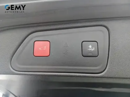 Photo 11 Peugeot 3008  Hybrid 225 e-EAT8