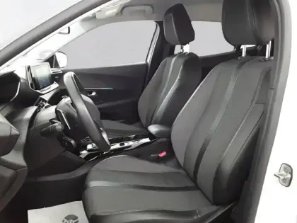 Photo 47 Peugeot 2008  PureTech 130 S&S EAT8