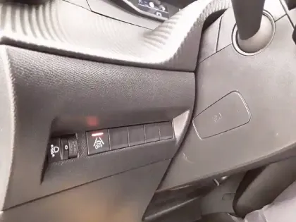 Photo 60 Peugeot 2008  PureTech 130 S&S EAT8