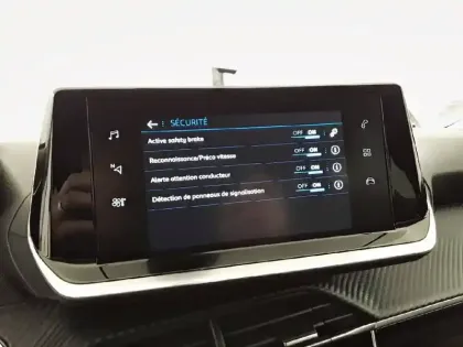 Photo 21 Peugeot 2008  PureTech 130 S&S EAT8