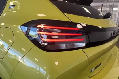 Photo 6 Peugeot 208  Electrique 50 kWh 136ch