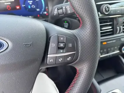 Photo 19 Ford Kuga  2.5 Duratec 190 ch FlexiFuel FHEV E85 Powershift