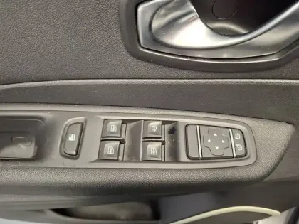 Photo 15 Renault Captur  dCi 90 Energy EDC