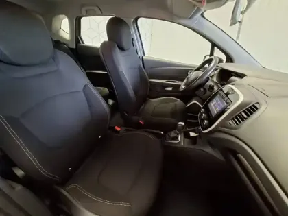 Photo 11 Renault Captur  dCi 90 Energy EDC