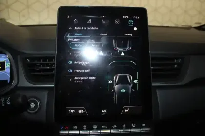 Photo 39 Renault Captur  E-Tech full hybrid 145 ch