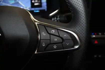 Photo 28 Renault Captur  E-Tech full hybrid 145 ch