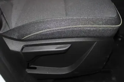 Photo 10 Renault Captur  E-Tech full hybrid 145 ch