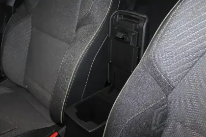 Photo 47 Renault Captur  E-Tech full hybrid 145 ch