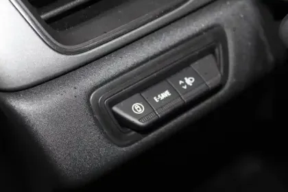 Photo 24 Renault Captur  E-Tech full hybrid 145 ch