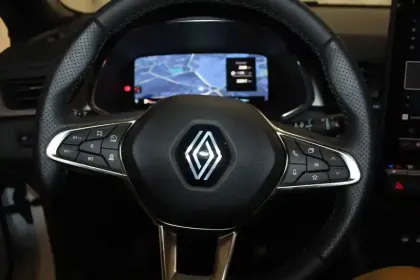 Photo 26 Renault Captur  E-Tech full hybrid 145 ch