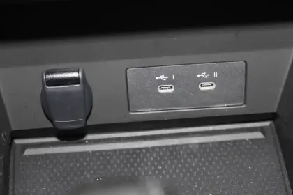 Photo 34 Renault Captur  E-Tech full hybrid 145 ch