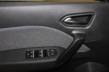 Photo 23 Renault Captur  E-Tech full hybrid 145 ch