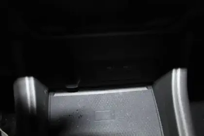 Photo 29 Renault Captur  E-Tech full hybrid 145 ch