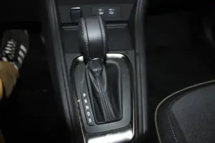 Photo 35 Renault Captur  E-Tech full hybrid 145 ch