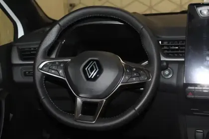 Photo 17 Renault Captur  E-Tech full hybrid 145 ch