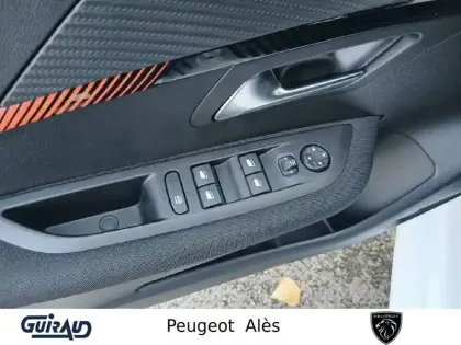 Photo 12 Peugeot 208  PureTech 100 S&S BVM6