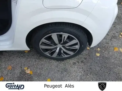 Photo 10 Peugeot 208  PureTech 100 S&S BVM6