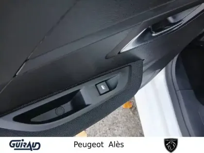 Photo 11 Peugeot 208  PureTech 100 S&S BVM6