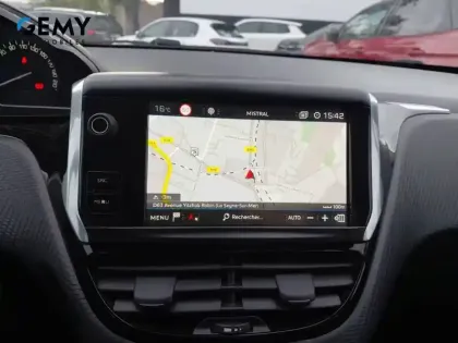 Photo 13 Peugeot 208  1.2 PureTech 110ch S&S BVM5