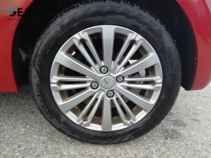 Photo 10 Peugeot 208  1.2 PureTech 110ch S&S BVM5