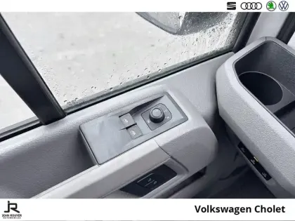 Photo 12 Volkswagen Crafter  VAN 35 L3H3 2.0 TDI 140 CH BVA