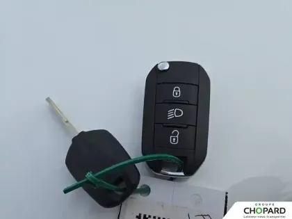 Photo 20 Peugeot 208  PureTech 75 S&S BVM5