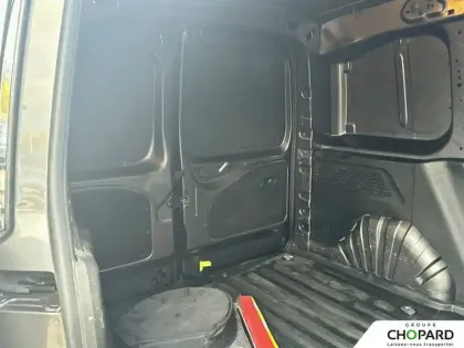 Photo 42 Peugeot Partner E- FOURGON STANDARD 800 KG 136 CH BATTERIE 50 KWH