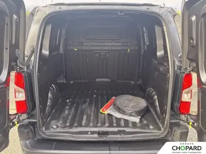 Photo 7 Peugeot Partner E- FOURGON STANDARD 800 KG 136 CH BATTERIE 50 KWH