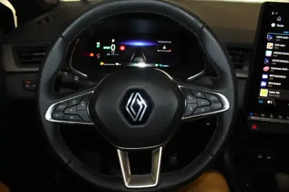 Photo 37 Renault Captur  E-Tech full hybrid 145 ch