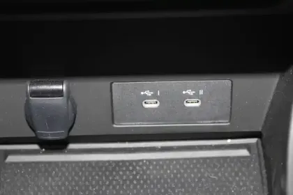 Photo 20 Renault Captur  E-Tech full hybrid 145 ch