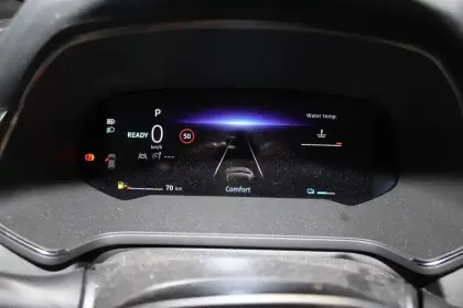 Photo 17 Renault Captur  E-Tech full hybrid 145 ch