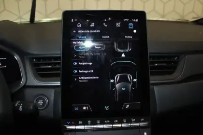 Photo 26 Renault Captur  E-Tech full hybrid 145 ch